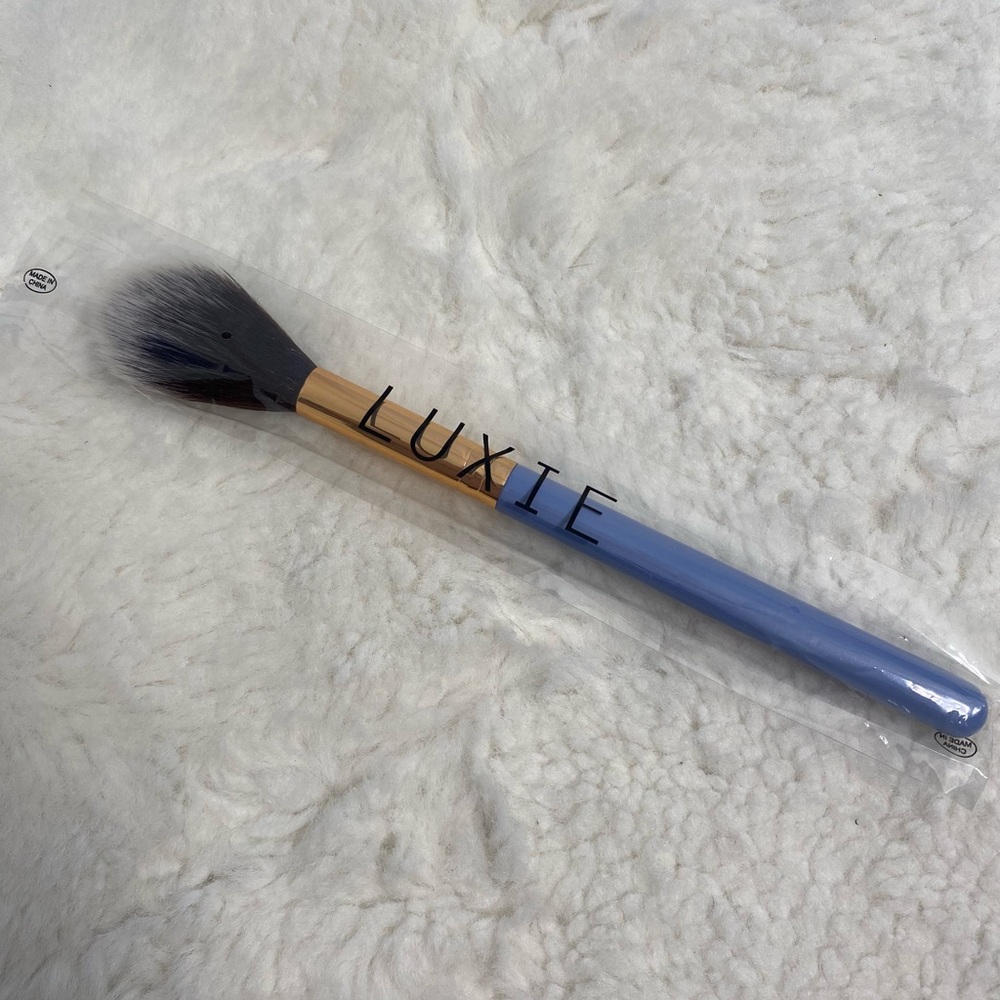LUXIE 640 Pro Precision Tapered Makeup Brush